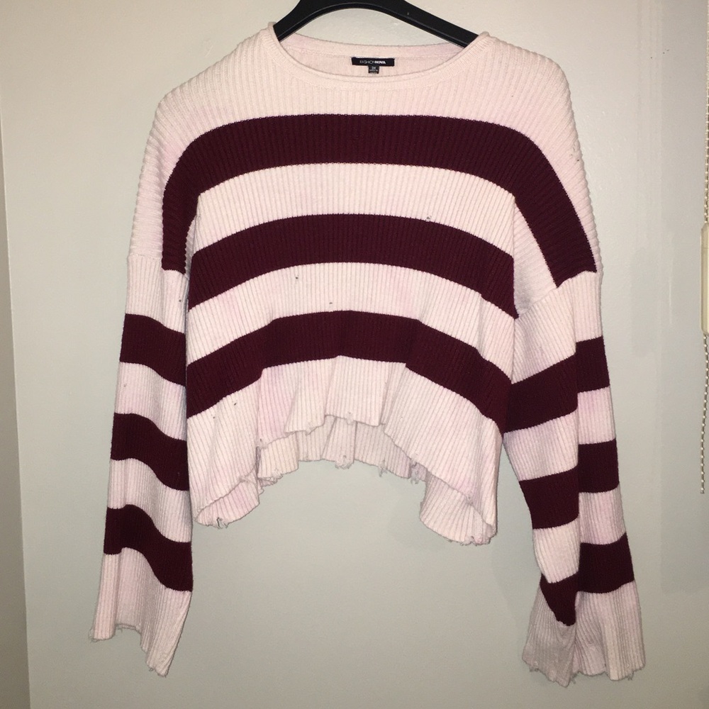 RUSTIC CROP SWEATER W/ HOLE DETAIL